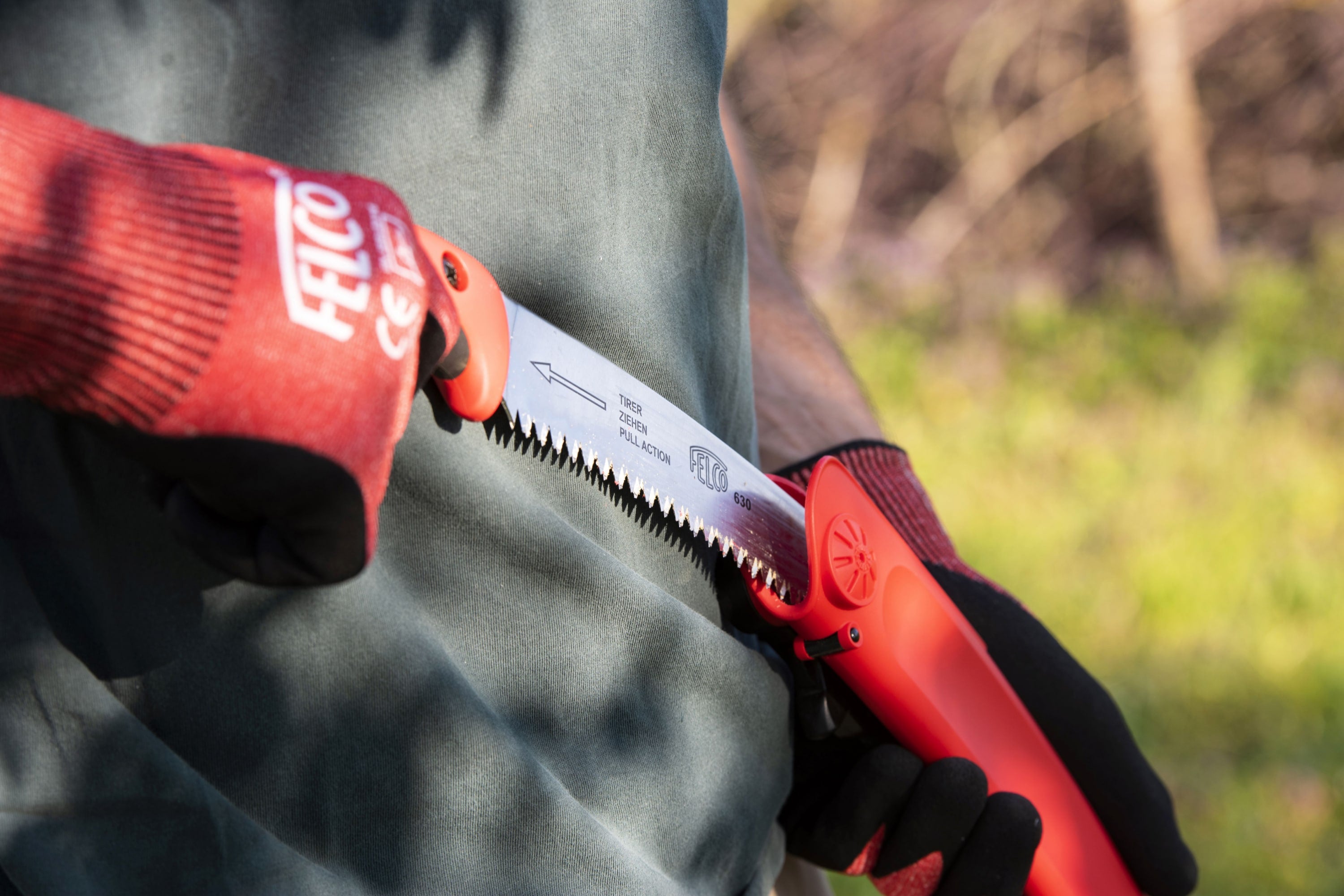 Pull-stroke pruning saws